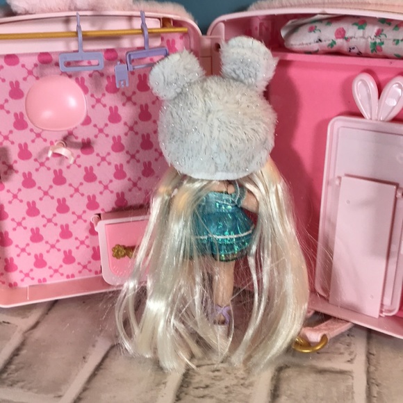 Na! Na! Na! Surprise! Doll and pink bunny case - Picture 7 of 13